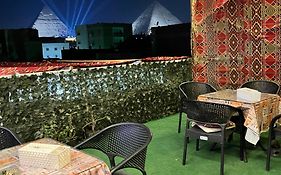2 Jana Pyramids View Inn